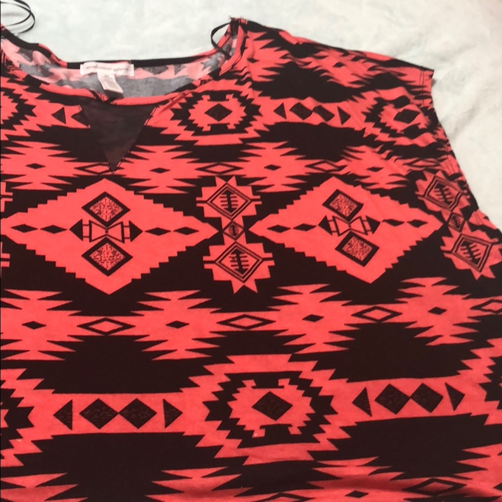 Red top - Picture 3 of 3